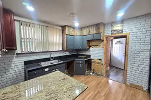2823 N 76th Ct, Elmwood Park, IL 60707 - Photo 7