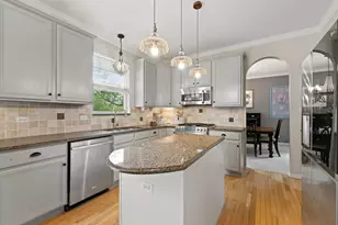 110 St Germain Pl, Saint Charles, IL 60175 - Photo 9