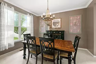 110 St Germain Pl, Saint Charles, IL 60175 - Photo 7