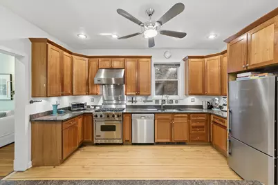 4024 N Bell Avenue, Chicago, IL 60618 - Photo 9