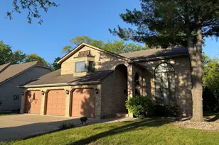 193 Rosedale Ct, Bloomingdale, IL 60108 - Photo 1
