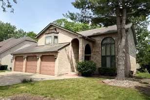 193 Rosedale Ct, Bloomingdale, IL 60108 - Photo 1
