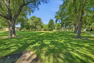 5740 Concord Ln, Clarendon Hills, IL 60514 - Photo 23