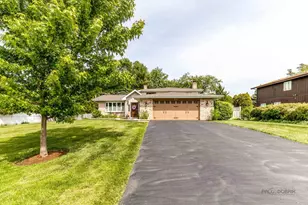 333 Killdeer Rd, Bloomingdale, IL 60108 - Photo 3