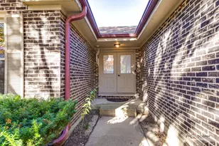 920 Lee Ct, Buffalo Grove, IL 60089 - Photo 5