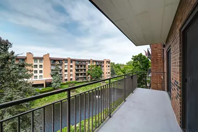 701 Lake Hinsdale Drive #412, Willowbrook, IL 60527 - Photo 7
