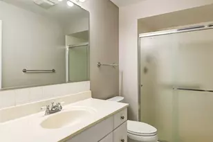 701 Lake Hinsdale Dr, Willowbrook, IL 60527 - Photo 17