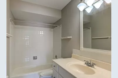 701 Lake Hinsdale Drive #412, Willowbrook, IL 60527 - Photo 15