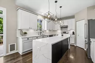 1085 Waterview Cir, Antioch, IL 60002 - Photo 9