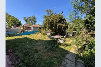 7646 S Merrill Avenue, Chicago, IL 60649 - Photo 3