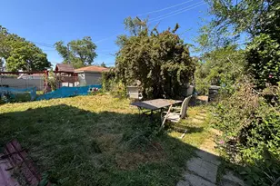 7646 S Merrill Ave, Chicago, IL 60649 - Photo 3