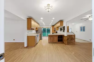 440 Aster Ln, Hoffman Estates, IL 60169 - Photo 3