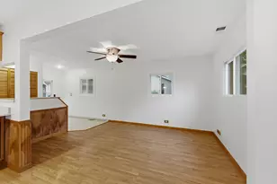 440 Aster Ln, Hoffman Estates, IL 60169 - Photo 9