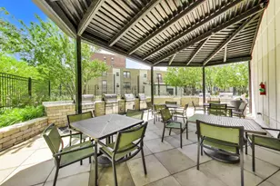 3930 N Pine Grove Ave, Chicago, IL 60613 - Photo 21
