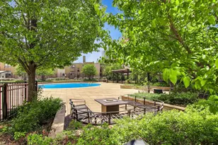 3930 N Pine Grove Ave, Chicago, IL 60613 - Photo 25