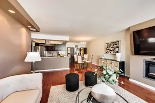 3930 N Pine Grove Ave, Chicago, IL 60613 - Photo 3