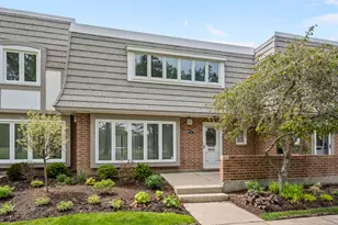 628 Calais Cir, Highland Park, IL 60035 - Photo 1