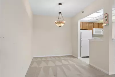 1 Bloomingdale Place #220, Bloomingdale, IL 60108 - Photo 3