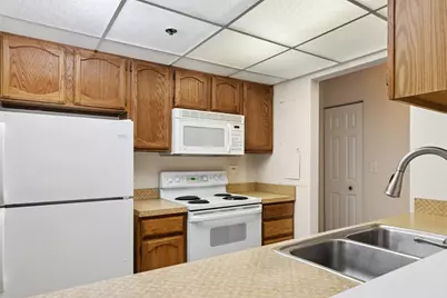 1 Bloomingdale Place #220, Bloomingdale, IL 60108 - Photo 7