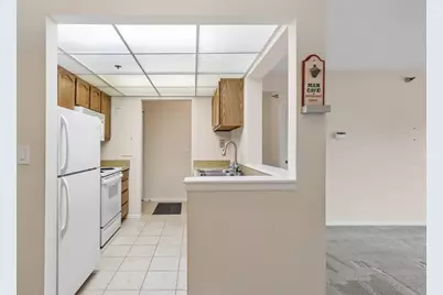 1 Bloomingdale Place #220, Bloomingdale, IL 60108 - Photo 5