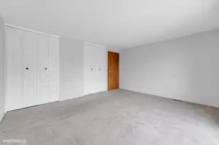 2 Dennis Ct, Schaumburg, IL 60193 - Photo 11