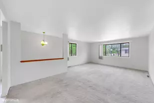 2 Dennis Ct, Schaumburg, IL 60193 - Photo 5