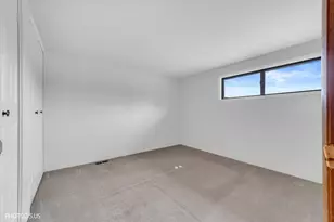 2 Dennis Ct, Schaumburg, IL 60193 - Photo 13