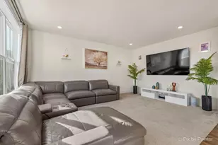 3553 Doral Dr, Elgin, IL 60124 - Photo 5