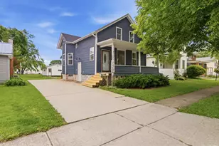 115 E Waupansie St, Dwight, IL 60420 - Photo 1
