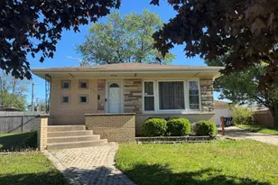 733 Caryn Cir, South Holland, IL 60473 - Photo 1