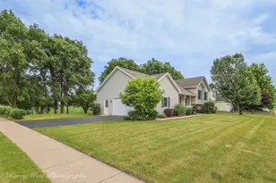 480 N Aspen Dr, Cortland, IL 60112 - Photo 3