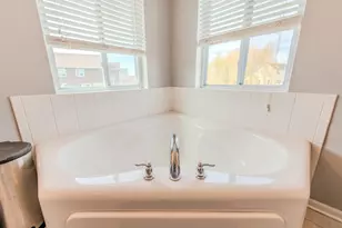 7414 Ascot Ct E, Joliet, IL 60431 - Photo 33