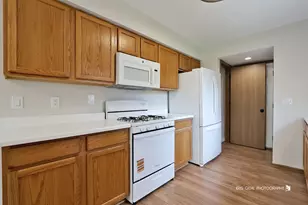 661 Silver Creek Rd, Woodstock, IL 60098 - Photo 7