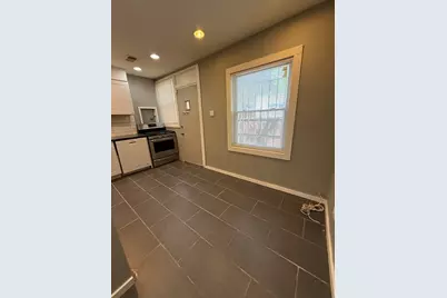 2448 E 74th Street, Chicago, IL 60649 - Photo 11