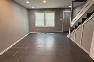 2448 E 74th St, Chicago, IL 60649 - Photo 5