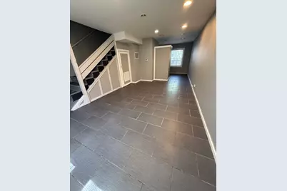 2448 E 74th Street, Chicago, IL 60649 - Photo 3