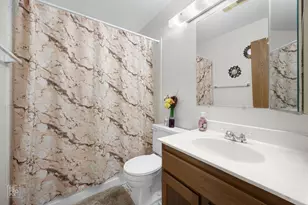 156 W Golf Rd, Libertyville, IL 60048 - Photo 15