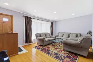 5039 Harold Ave, Schiller Park, IL 60176 - Photo 3
