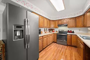 305 Stetzer St, Elburn, IL 60119 - Photo 9