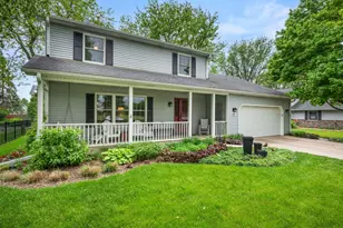 305 Stetzer St, Elburn, IL 60119 - Photo 3