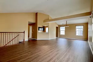 2905 Stonewater Dr, Naperville, IL 60564 - Photo 5