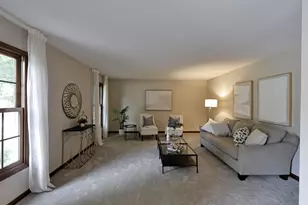 2418 Flambeau Dr, Naperville, IL 60564 - Photo 5
