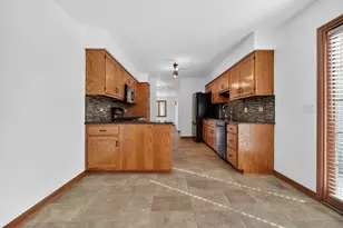 420 Windsor Dr, Oswego, IL 60543 - Photo 5