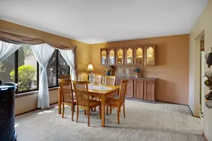 1626 Vermont Dr, Elk Grove Village, IL 60007 - Photo 3