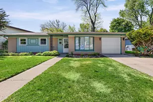 1011 Beverly Dr, Wheeling, IL 60090 - Photo 1