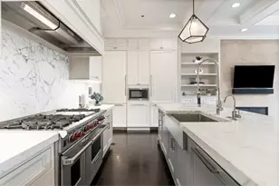 1634 W Surf St, Chicago, IL 60657 - Photo 17