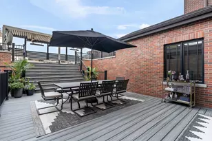 1634 W Surf St, Chicago, IL 60657 - Photo 25
