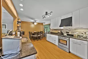 724 Lexington Dr, Chicago Heights, IL 60411 - Photo 5
