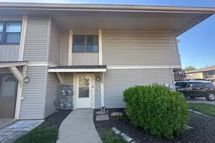 5700 Dutch Mill Ct, Hanover Park, IL 60133 - Photo 1