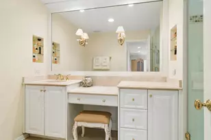 205 N Rivershire Ln, Lincolnshire, IL 60069 - Photo 17